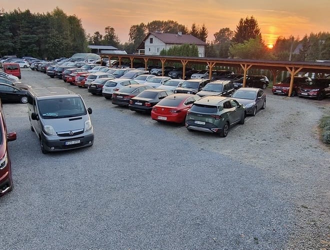PARK4YOU - parking lotnisko Rzeszów PARK4YOU - parking 4,9/5 oceny przy lotnisku Rzeszów-Jasionka RZE