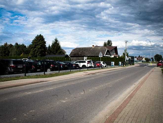 Odlotowy Parking Jasionka - lotnisko Rzeszów (RZE) - zdjęcie parkingu