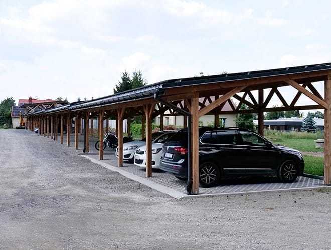 Zielony Kompleks Dwór Ostoya - parking lotnisko Rzeszów (RZE) - zdjęcie parkingu